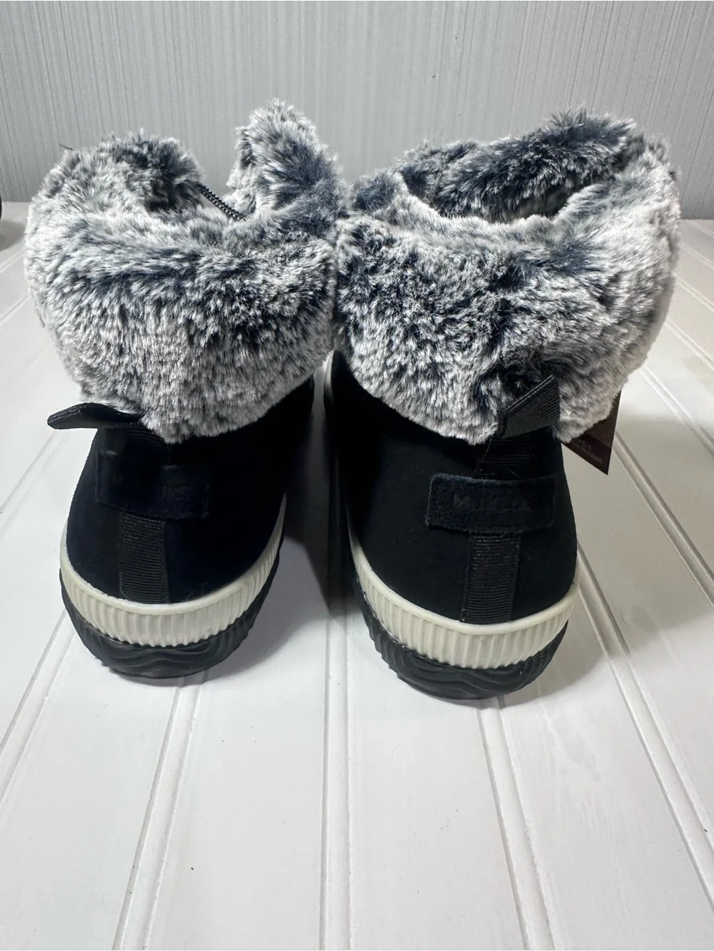 Muk Luks NWT black winter snow boots women’s 9